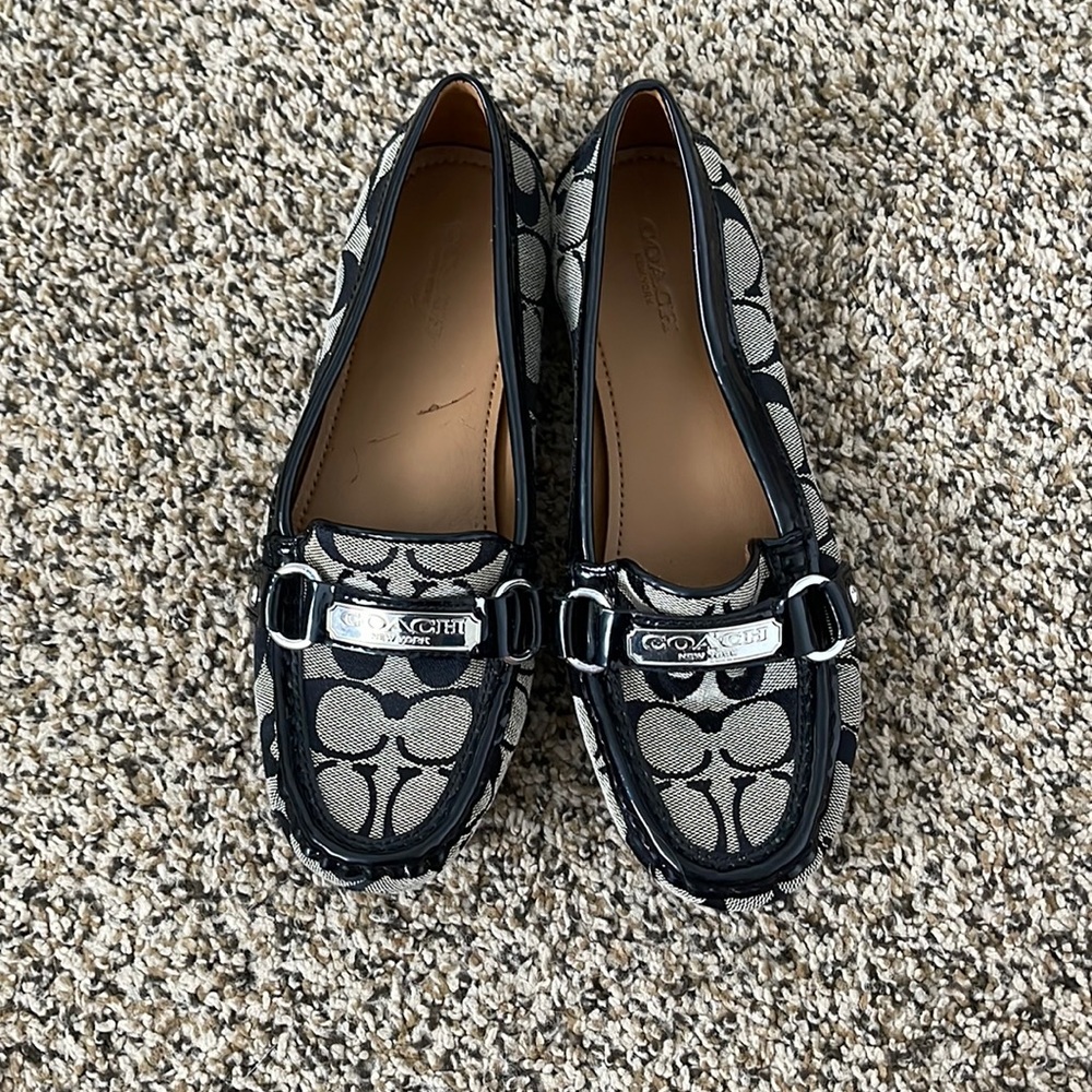 women’s black and gray coach flats